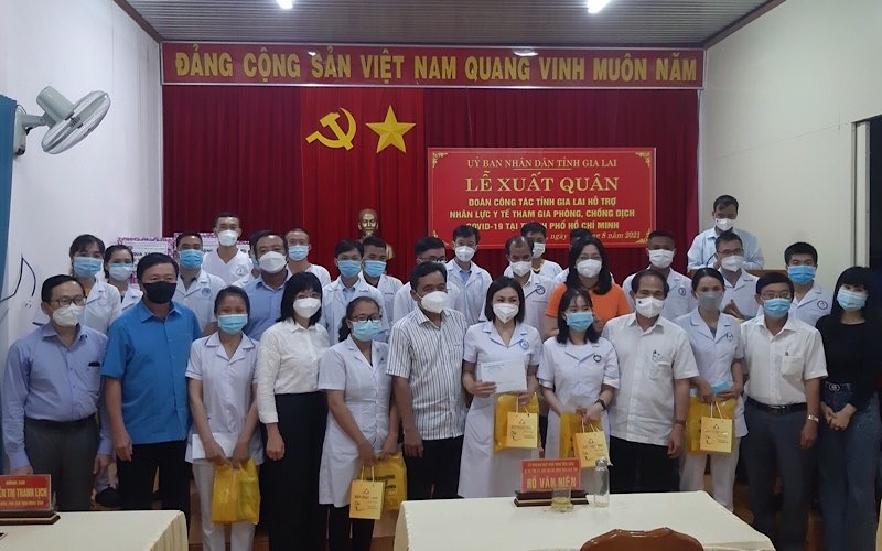 (Ảnh: PHAN HOÀ) Gửi y bác sĩ vào HCM (để ghép) -0