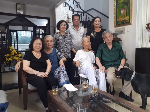 Một lần thăm chú Mười Hương