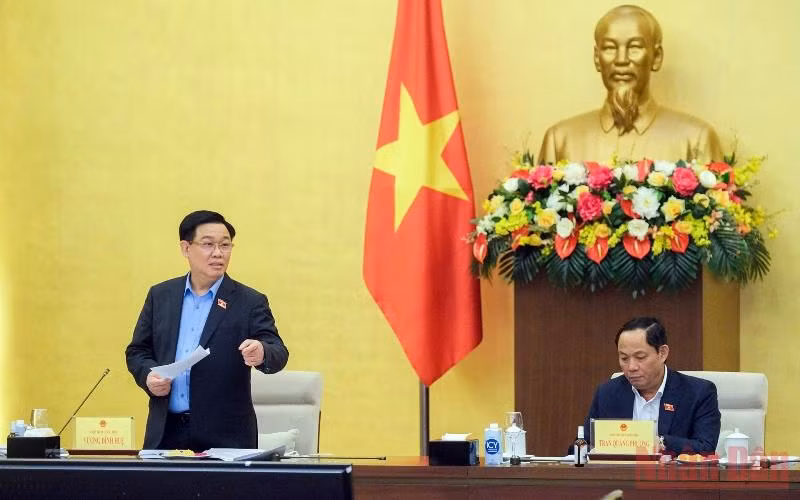 Chủ tịch Quốc hội Vương Đình Huệ phát biểu ý kiến tại cuộc họp. (Ảnh: ĐĂNG ANH)