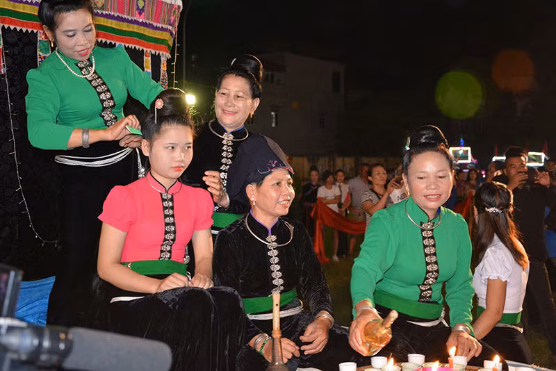 Yên Bái tổ chức màn đại xòe Thái với 2.020 nghệ nhân tham gia -0