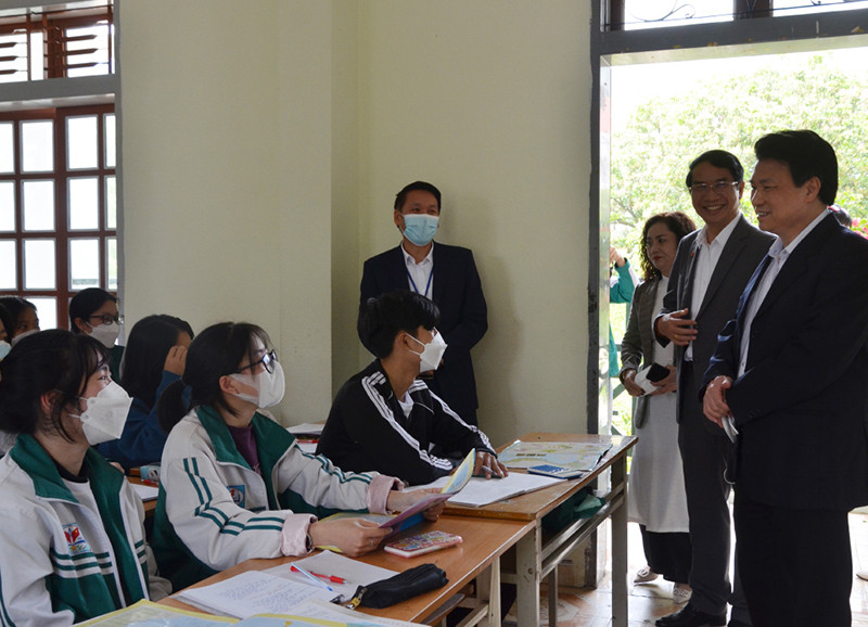 Đoàn công tác Bộ Giáo dục và Đào tạo đã thăm, làm việc tại Trường THPT Mộc Lỵ. Bộ Giáo dục và Đào tạo làm việc với tỉnh Sơn La -0