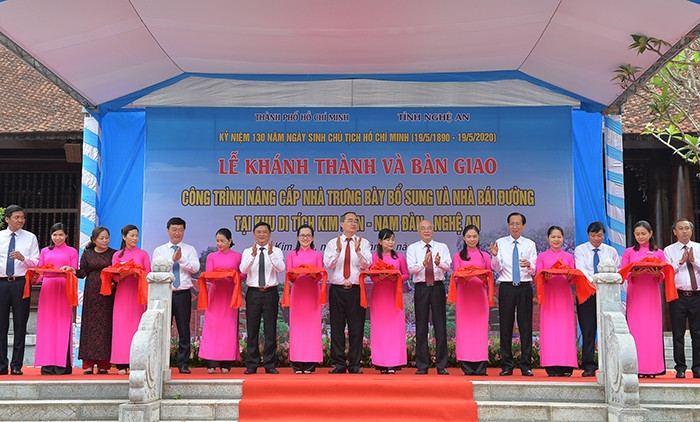 Cắt bắng khánh thành và bàn giao công trình nâng cấp nhà trưng bày bổ sung và nhà bái đường tại Khu Di tích quốc gia đặc biệt Kim Liên.