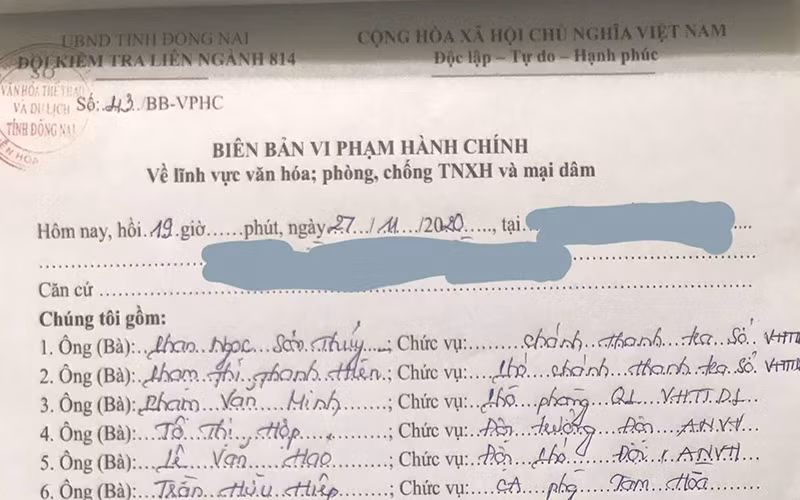 Đoàn kiểm tra liên ngành 814 Đồng Nai lập biên bản vi phạm hành chính.