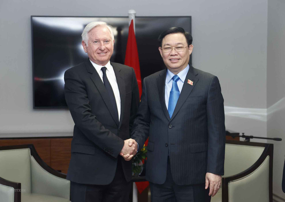 Chủ tịch Quốc hội Vương Đình Huệ tiếp Chủ tịch Pacific Land Partrick Mc Killen. 7.jpg -0