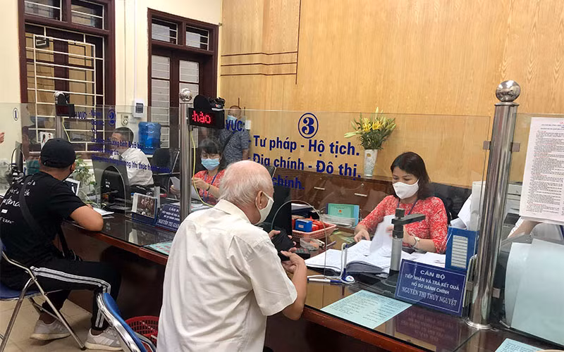 Bộ phận “một cửa” tại phường Vĩnh Tuy, quận Hai Bà Trưng.