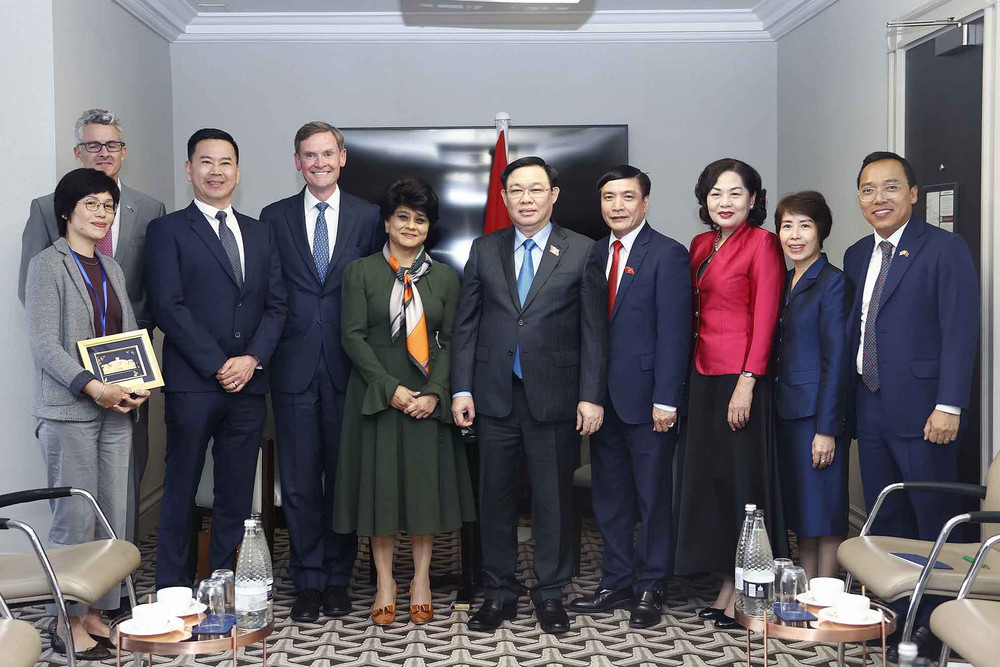 Chủ tịch Quốc hội Vương Đình Huệ tiếp Lãnh đạo Tập đoàn bảo hiểm Prudential do bà Shriti Vadera, Chủ tịch Tập đoàn, làm Trưởng đoàn. 3.jpg -0