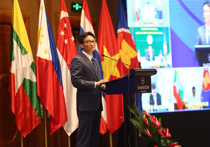 Phó Thủ tướng Chính phủ Vũ Đức Đam phát biểu tại Hội nghị. Nguồn nhân lực chất lượng cao - chìa khóa giúp nâng cao năng suất lao động và tính cạnh tranh của ASEAN -0