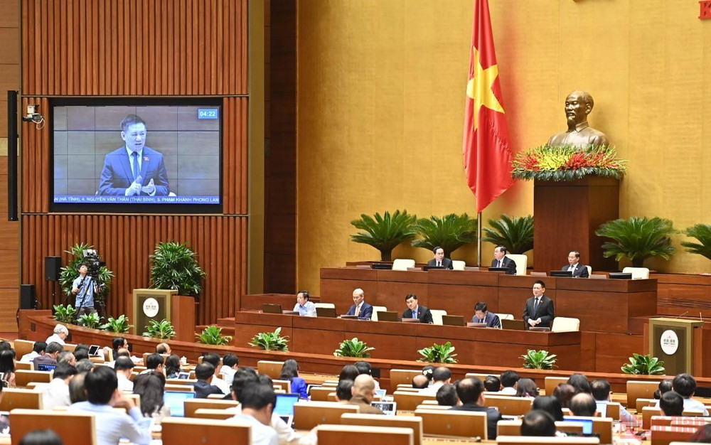 Bộ trưởng Tài chính Hồ Đức Phớc phát biểu giải trình tại phiên họp của Quốc hội, ngày 2/6. (Ảnh: LINH NGUYÊN) Ổn định thị trường trái phiếu doanh nghiệp -0