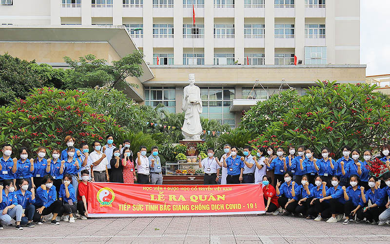 Đoàn tình nguyện của Học viện Y dược học cổ truyền Việt Nam lên đường chi viện tỉnh Bắc Giang chống dịch. Sinh viên Thủ đô tình nguyện lên đường chống dịch -0