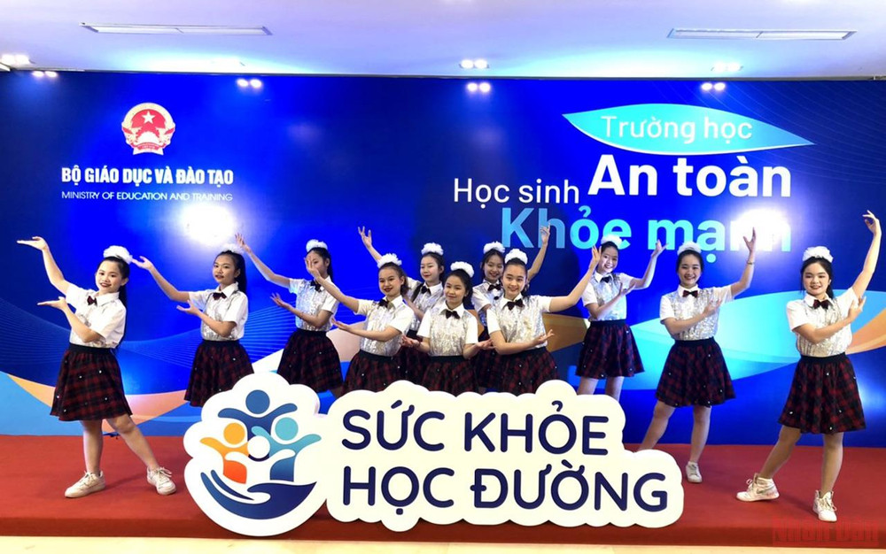 Các cháu thiếu niên tham dự lễ công bố. Ảnh: TRẦN HẢI Thay đổi mạnh mẽ việc bảo vệ, chăm sóc, nâng cao sức khỏe học đường -0