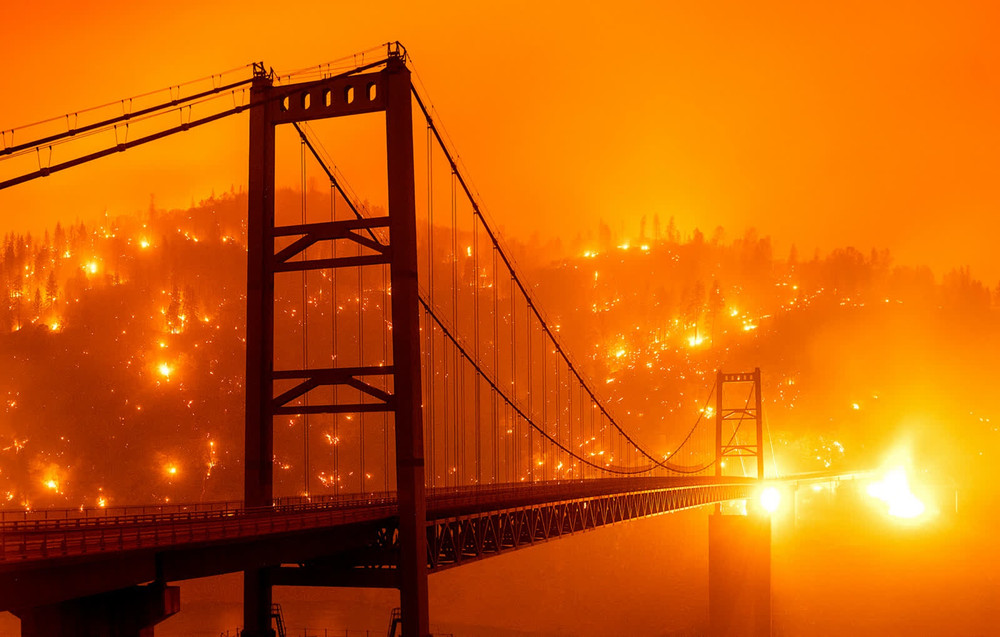 Tối 6-9, Thống đốc bang California (Mỹ), ông Gavin Newsom, đã ban bố tình trạng khẩn cấp tại năm hạt do cháy rừng lan rộng. 1 -0