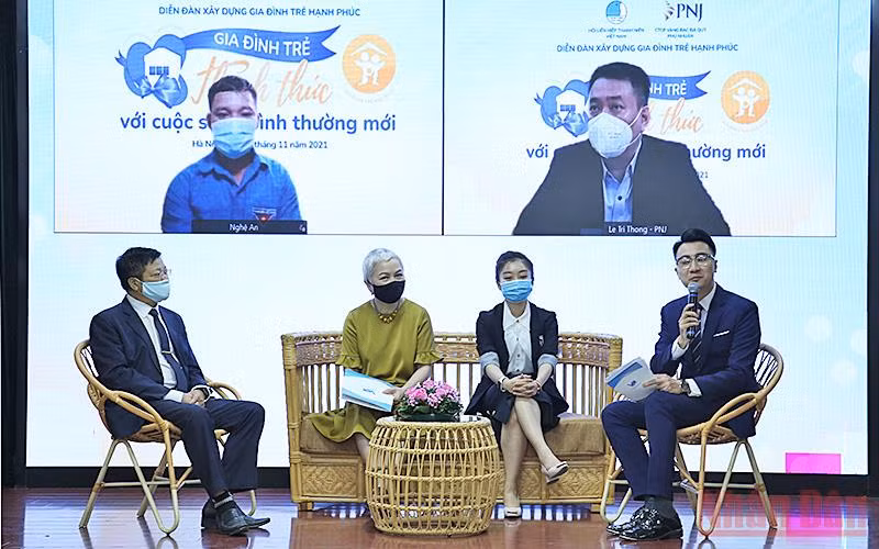 Các chuyên gia, đại biểu chia sẻ ý kiến tại Diễn đàn.