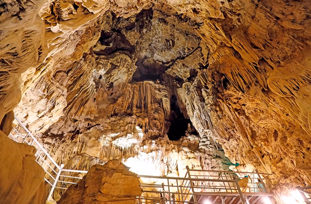 Độc đáo quần thể hang động ở Cao Phong, Hòa Bình -0