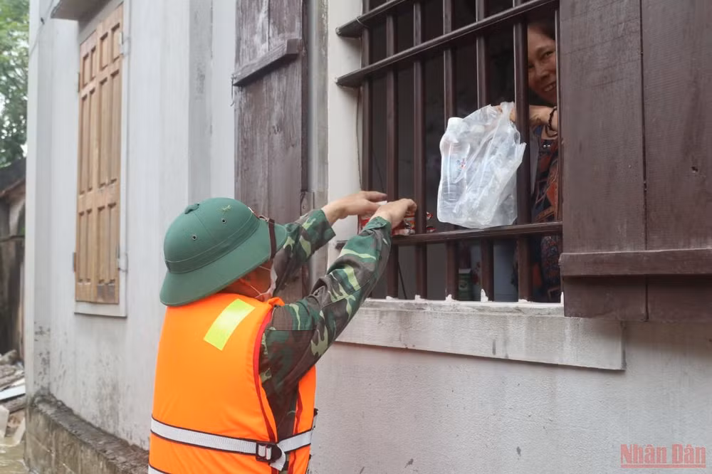 Quỳnh Lưu nỗ lực vượt qua lũ lớn -0