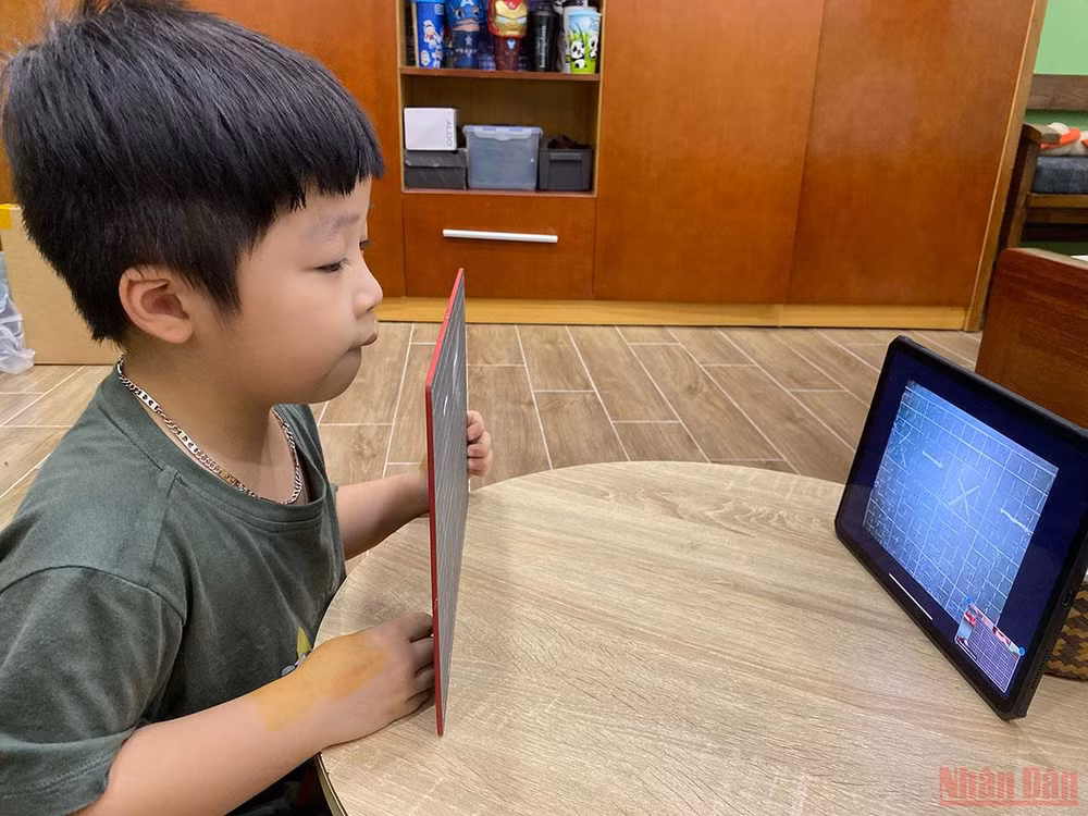 Khi lớp 1 học online -0