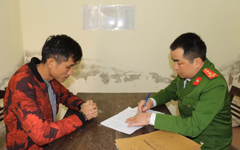 Lấy lời khai đối tượng Phạm Đình Duy