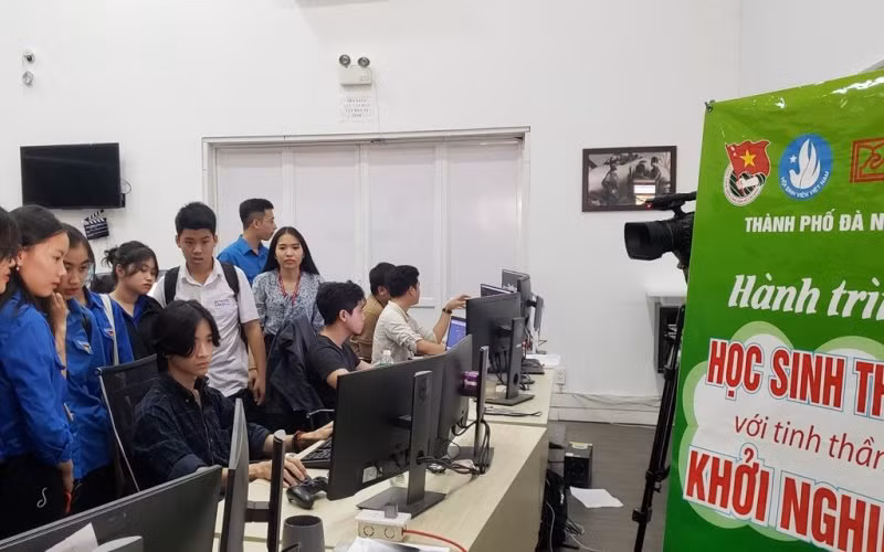 Tìm hiểu về ngành thiết kế đồ họa.