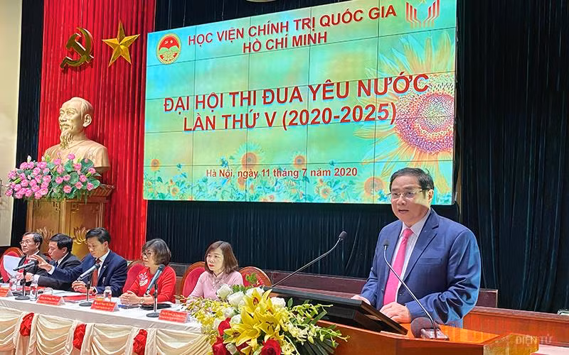 Đồng chí Phạm Minh Chính phát biểu chỉ đạo tại đại hội.