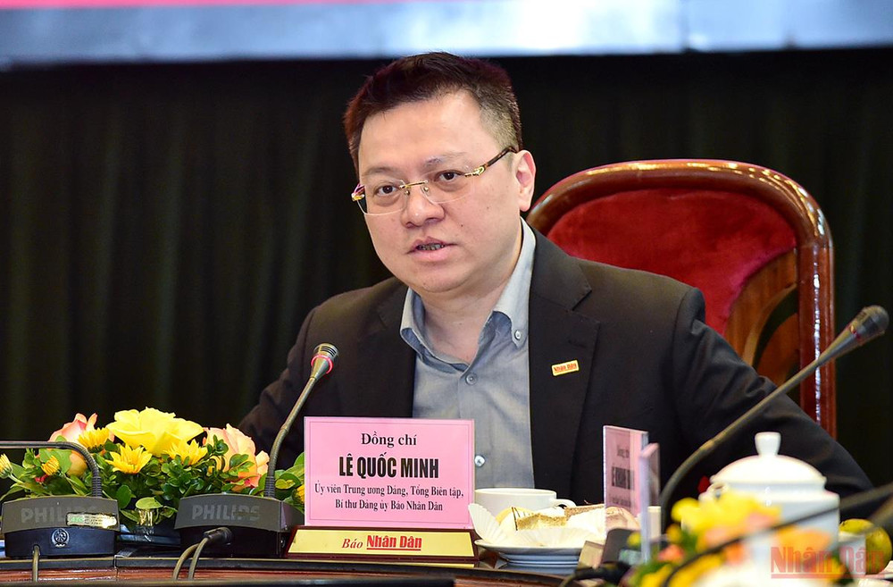 Đồng chí Lê Quốc Minh, Ủy viên Trung ương Đảng, Tổng Biên tập Báo Nhân Dân, Phó Trưởng Ban Tuyên giáo Trung ương, Chủ tịch Hội Nhà báo Việt Nam phát biểu tại tọa đàm. (Ảnh: Thành Đạt) Bồi đắp lý tưởng, bản lĩnh và năng lực của nhà báo trẻ trong thời đại mới -0