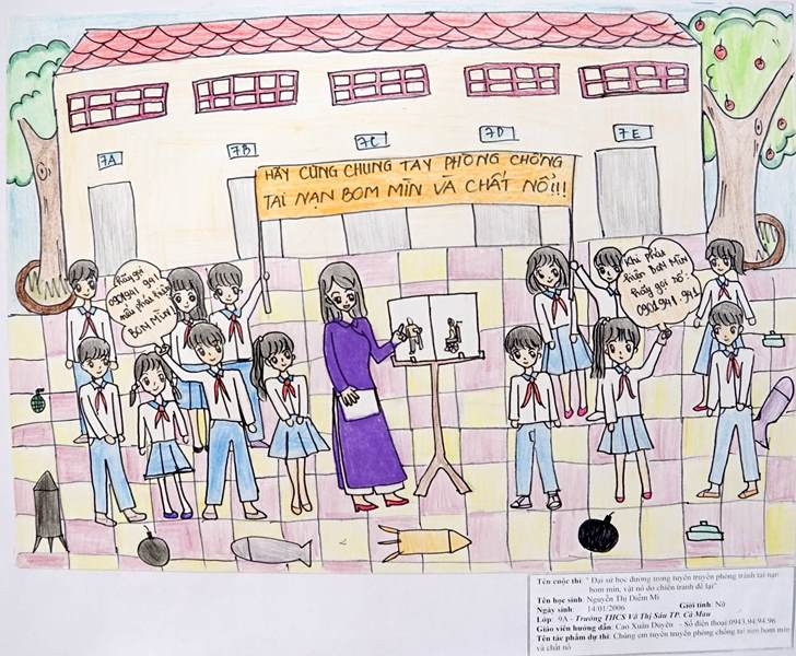 Trao giải cuộc thi phòng tránh tai nạn bom mìn trong học đường tại Cà Mau -0