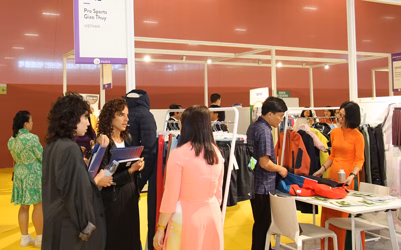 Việt Nam tham dự Hội chợ thời trang, dệt may tại Pháp -0
