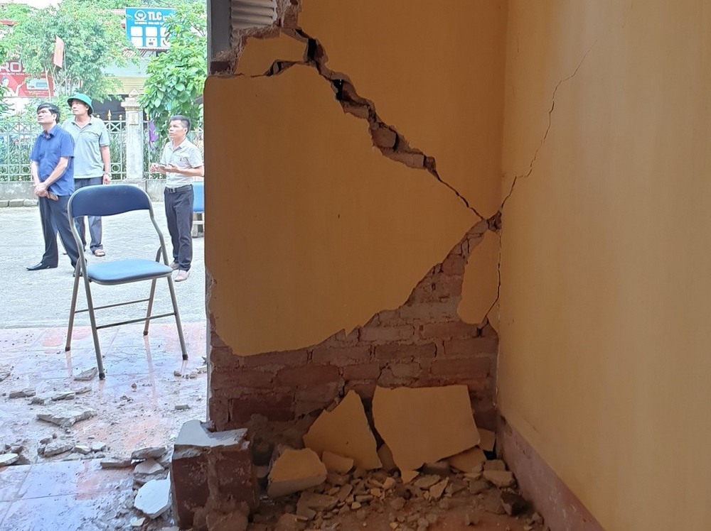 Trụ sở bộ phận một cửa UBND xã Nà Mường bị hư hỏng sau động đất. Ảnh: Cục Ứng phó và Khắc phục hậu quả thiên tai. Tiếp tục xảy ra động đất do dư chấn ở Sơn La -0