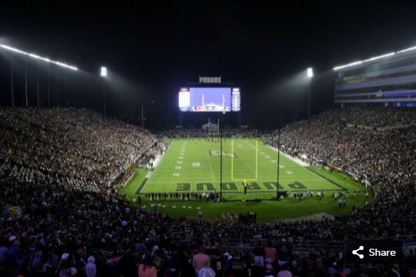 Hình ảnh thực tế trận bóng bầu dục giữa 2 đội Purdue và Oregon tại SVĐ Ross-Ade ngày 4/9 được đăng trên trang https://www.jconline.com/. Chú thích ảnh “Purdue ngày hôm qua” là sai sự thật -0