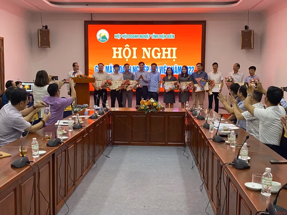 Phát huy vai trò cầu nối giữa doanh nghiệp với chính quyền địa phương -0