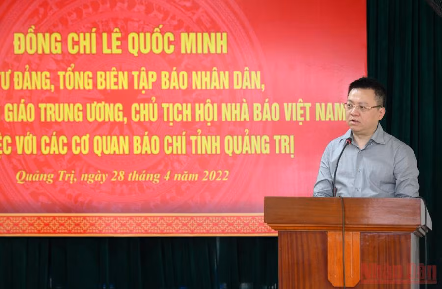 Đoàn công tác Báo Nhân Dân thăm và làm việc với các cơ quan báo chí Quảng Trị -0