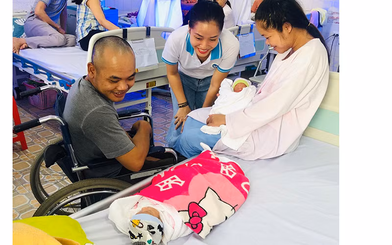 Hạnh phúc nhân đôi đã đến với Can và Thúy.