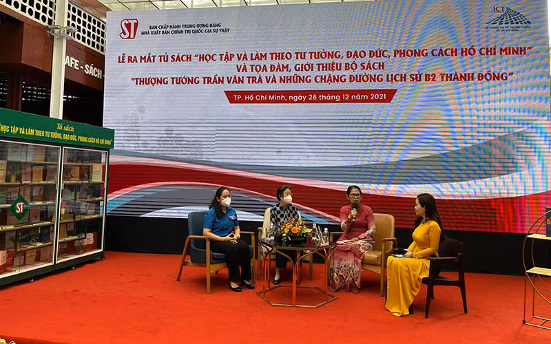 Ra mắt Tủ sách “Học tập và làm theo tư tưởng, đạo đức, phong cách Hồ Chí Minh” -0