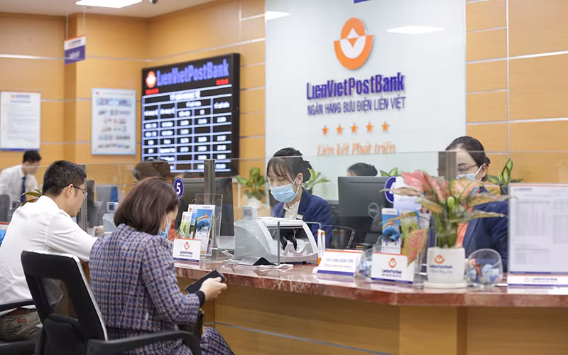 LienVietPostBank cam kết triển khai các gói tín dụng ưu đãi, giảm lãi và giãn nợ cho khách hàng chịu ảnh hưởng của dịch Covid-19.