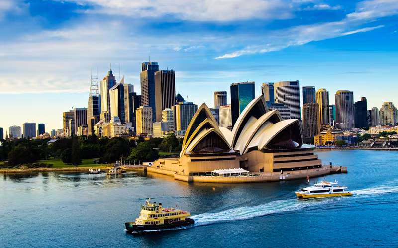Dù đặt kế hoạch tiêm phòng đầy đủ cho toàn dân vào cuối năm nay, Australia vẫn đóng cửa biên giới tới giữa 2022 (Ảnh: TD)