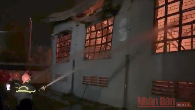 Nỗ lực dập lửa