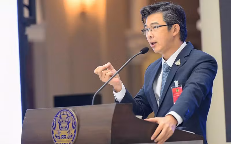 Phát ngôn viên Trung tâm xử lý tình hình Covid-19 Thái Lan Taweesin Visanuyothin. Ảnh MCOT