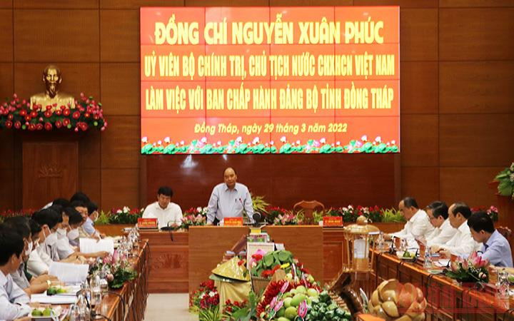 Chủ tịch nước Nguyễn Xuân Phúc phát biểu chỉ đạo tại buổi làm việc (Ảnh: Hữu Nghĩa). Đồng Tháp cần chú trọng hơn nữa thúc đẩy phát triển kinh tế tập thể -0