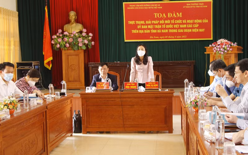 Các đại biểu dự tọa đàm.