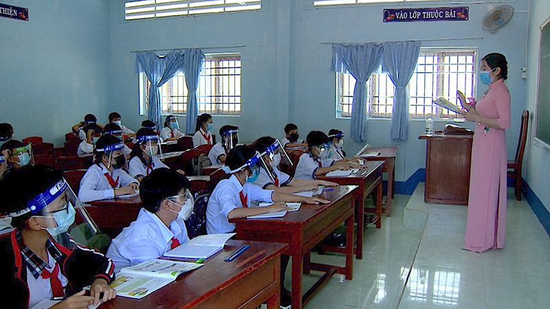 Từ 7/2, học sinh từ lớp 6 đến lớp 12 ở Cà Mau sẽ đến trường học trực tiếp.