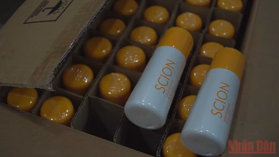 Phát hiện kho hàng thuốc, mỹ phẩm không rõ nguồn gốc -0