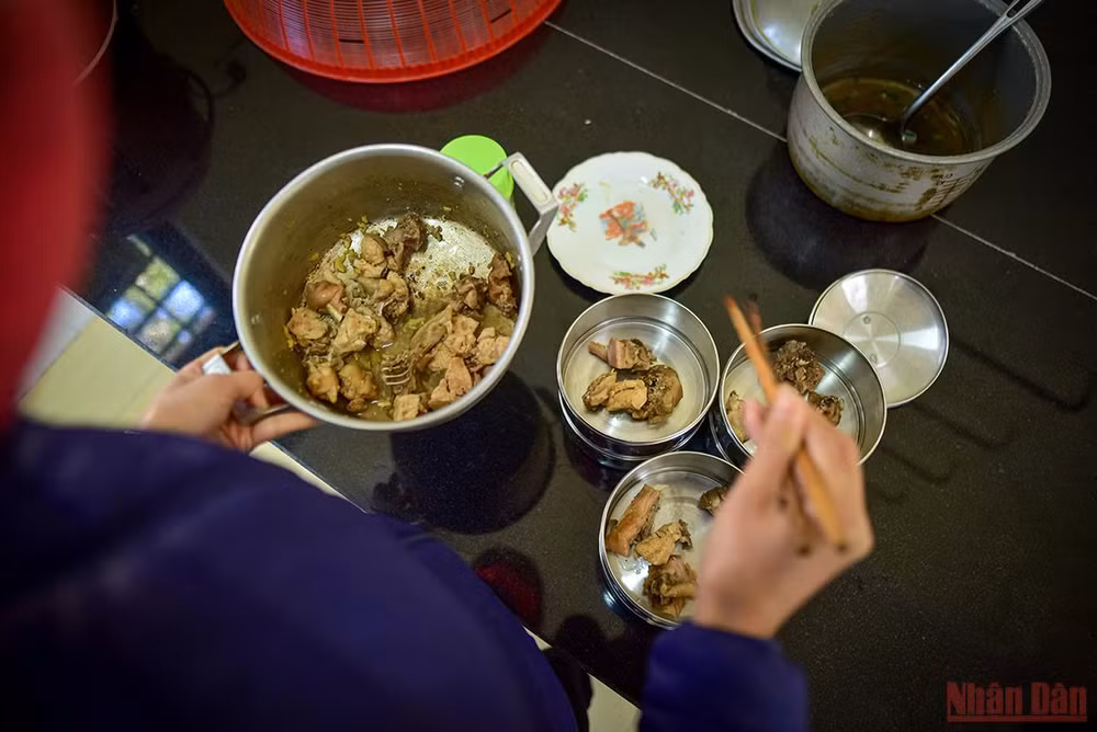 “Mối lương duyên” trong trung tâm điều dưỡng thương bệnh binh -0