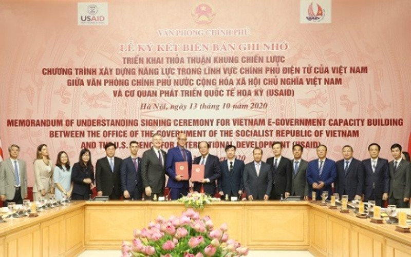 Lễ ký kết Biên bản ghi nhớ về triển khai thỏa thuận khung chiến lược về chương trình xây dựng năng lực trong lĩnh vực Chính phủ điện tử (CPĐT) của Việt Nam. 