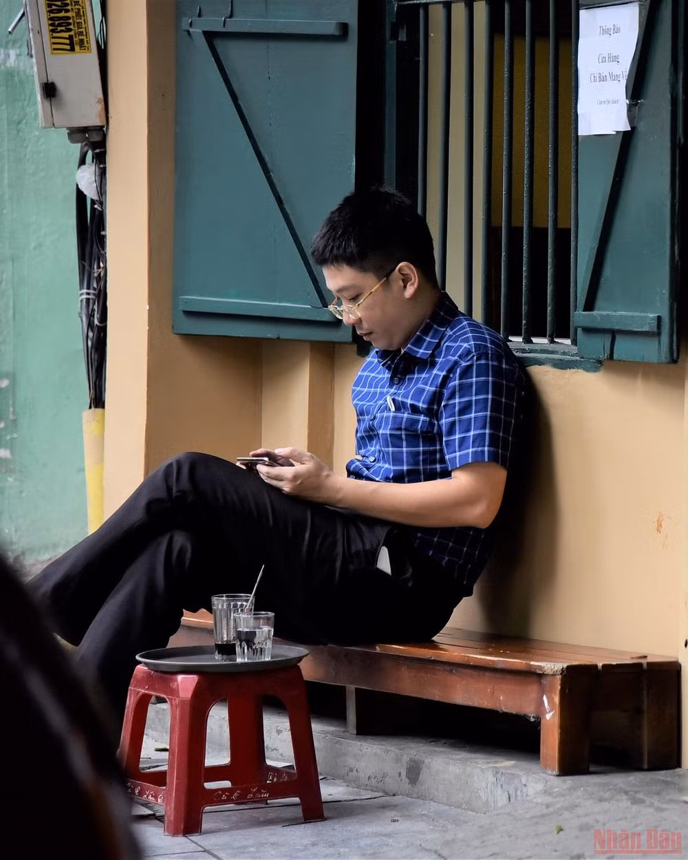 Người dân Hà Nội đi ăn sáng tại quán quen sau giãn cách -0