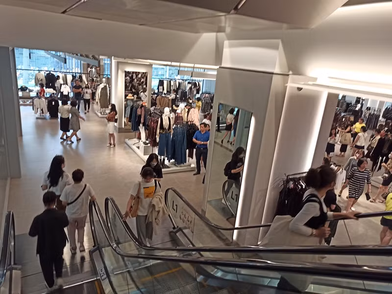 Siêu giảm giá “Thứ sáu đen” chưa hút khách -0