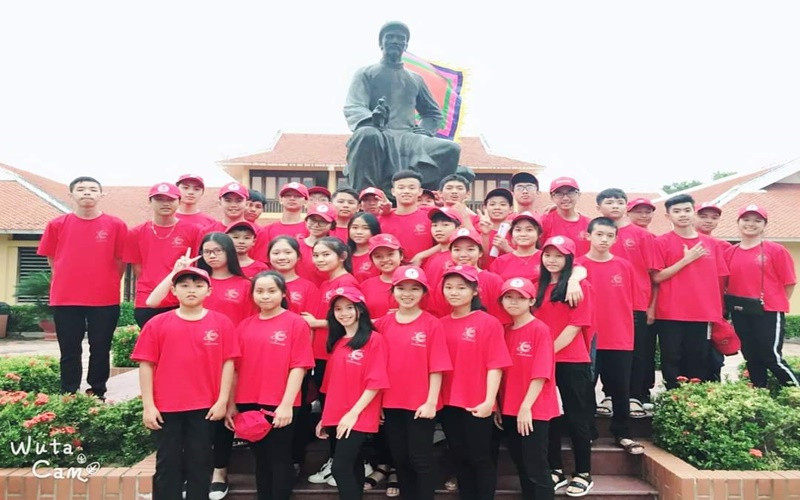 Một giờ ngoại khóa của học sinh Trường THCS Nguyễn Trãi (Nghi Xuân). Học Truyện Kiều trên đất Nghi Xuân -0