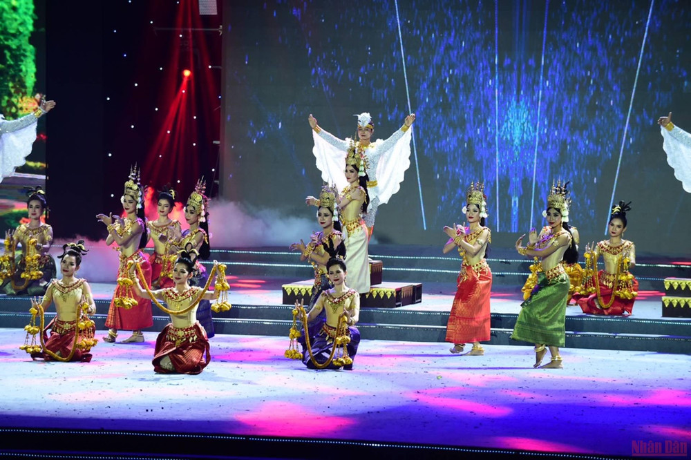 (Ảnh: Trần Hải) Những màn trình diễn ấn tượng trong Lễ bế mạc SEA Games 31 -3