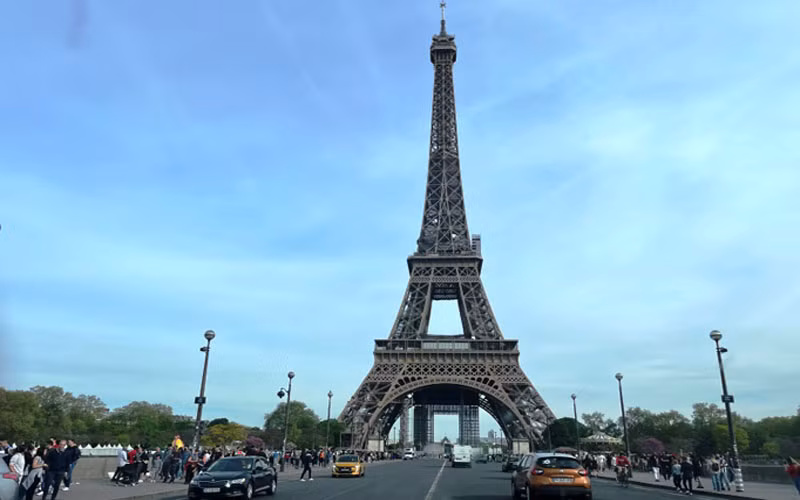 Dịch bệnh giảm mạnh, ngành du lịch và dịch vụ ở Pháp bắt đầu hồi phục nhanh.