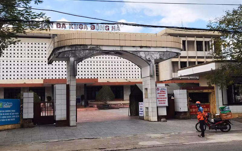 Trung tâm Y tế TP Đông Hà nơi gia đình ông C đang cách ly và BN 904 đang được điều trị.
