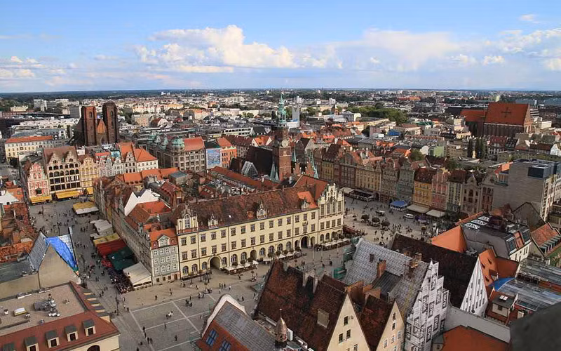 EU sẽ cho phép du khách tiêm đủ vaccine Covid-19 nhập cảnh -0