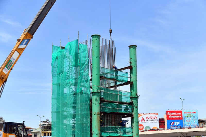 Thi công đường vành đai 2 Hà Nội, đoạn từ cầu Mai Động đến Ngã tư Vọng. (Ảnh: Đăng Anh) Bài 5: Kiên định thực hiện hiệu quả mục tiêu kép -0