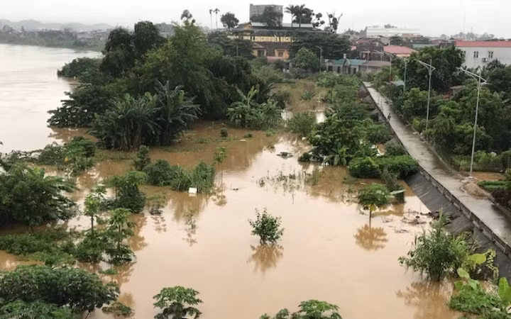 18 tuyến đường TP Yên Bái bị ngập nặng -0